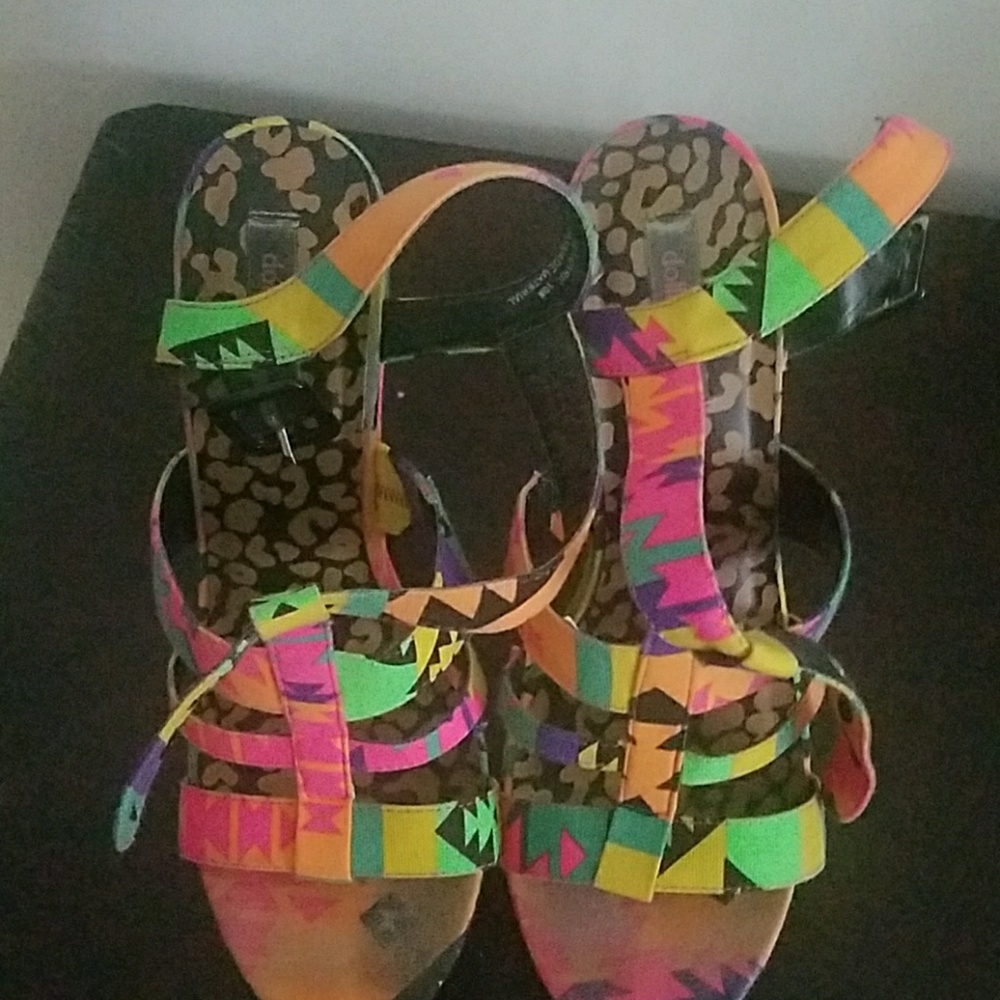 Multi Color Wedges - Picture 4 of 5
